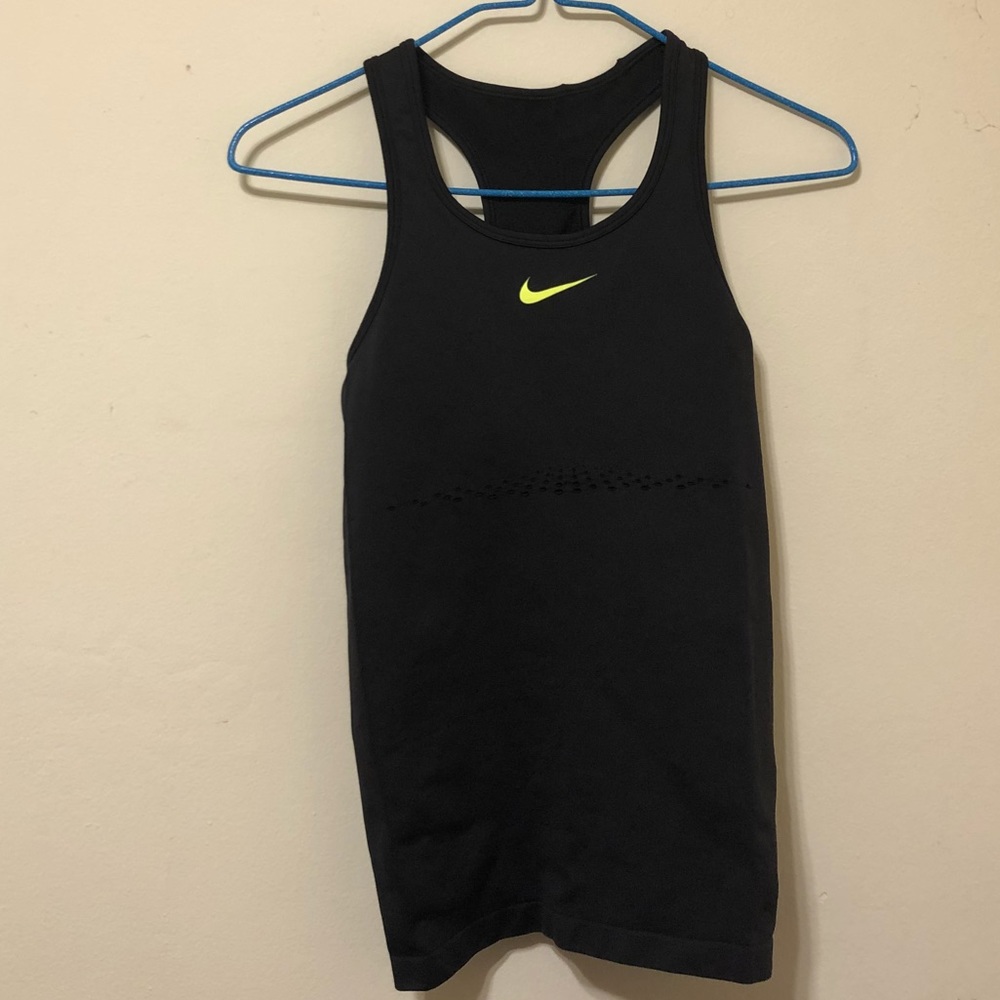 Nike top